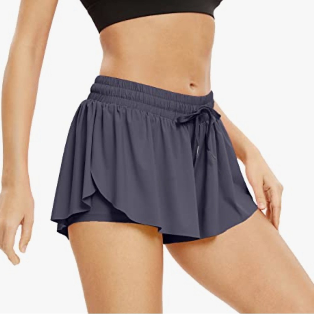 GRAY FLOWY SHORTS SIZE SMALL